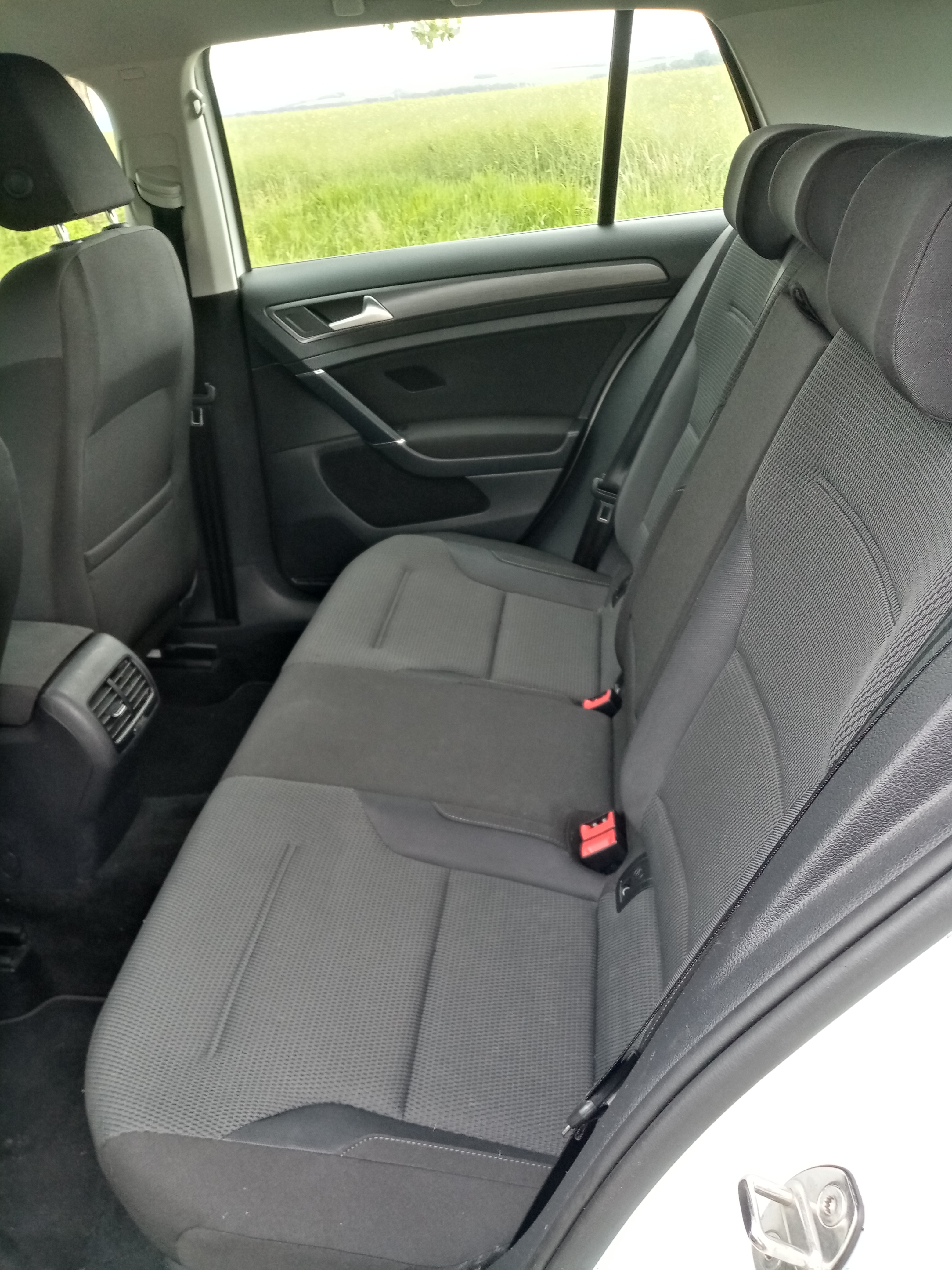 Volkswagen e-Golf thumbnail 6