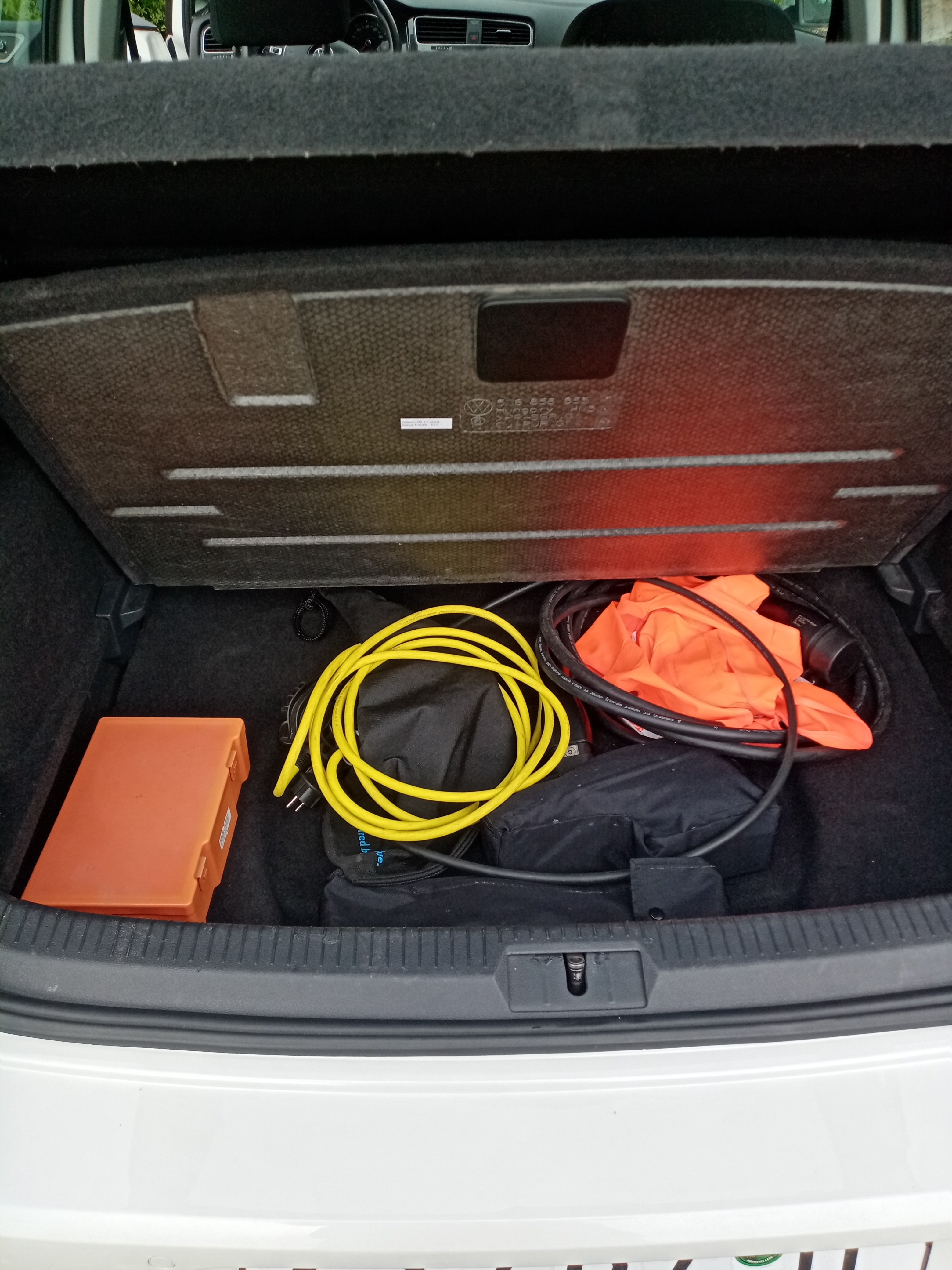 Volkswagen e-Golf thumbnail 8