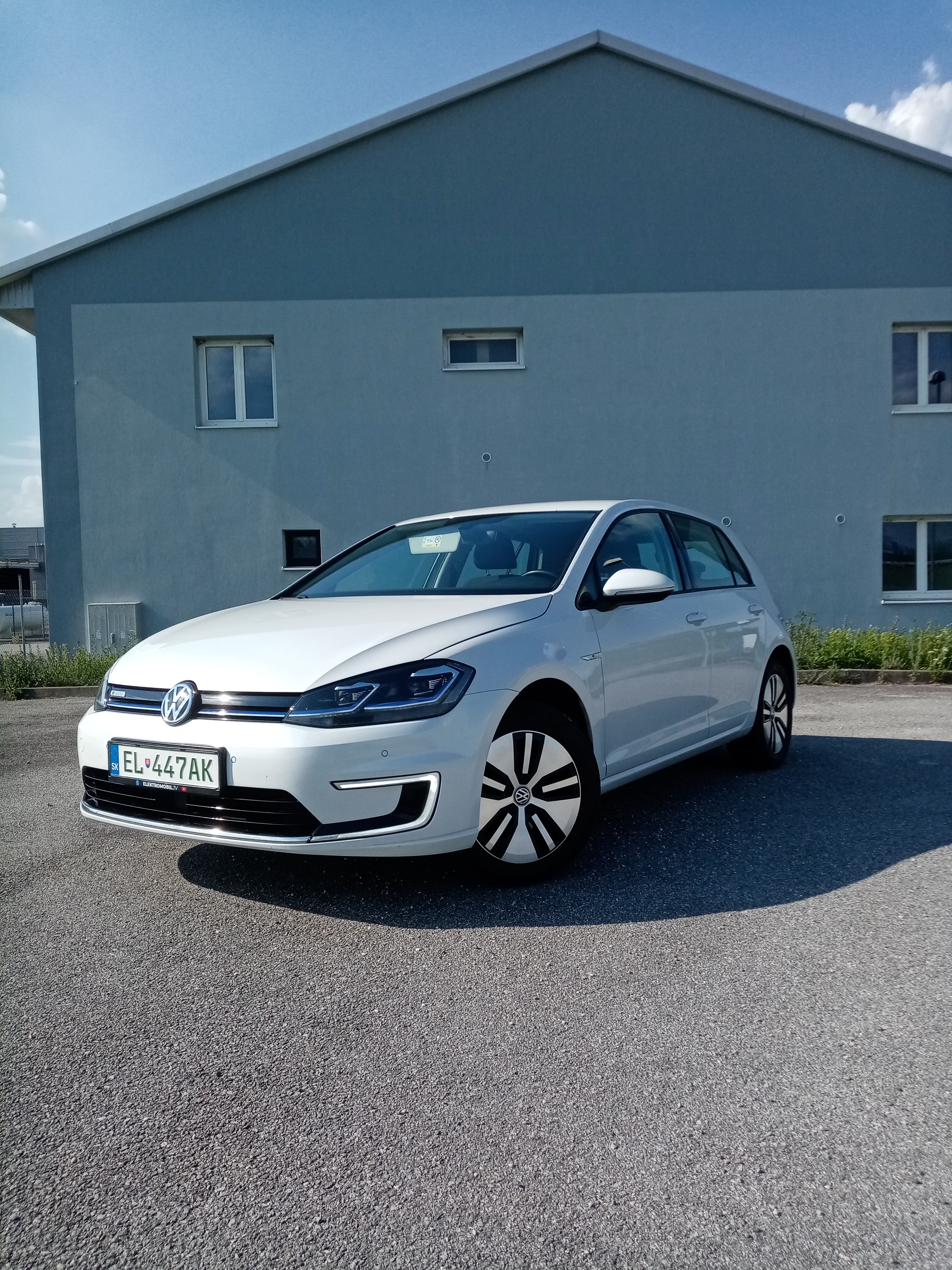 Volkswagen e-Golf thumbnail 7