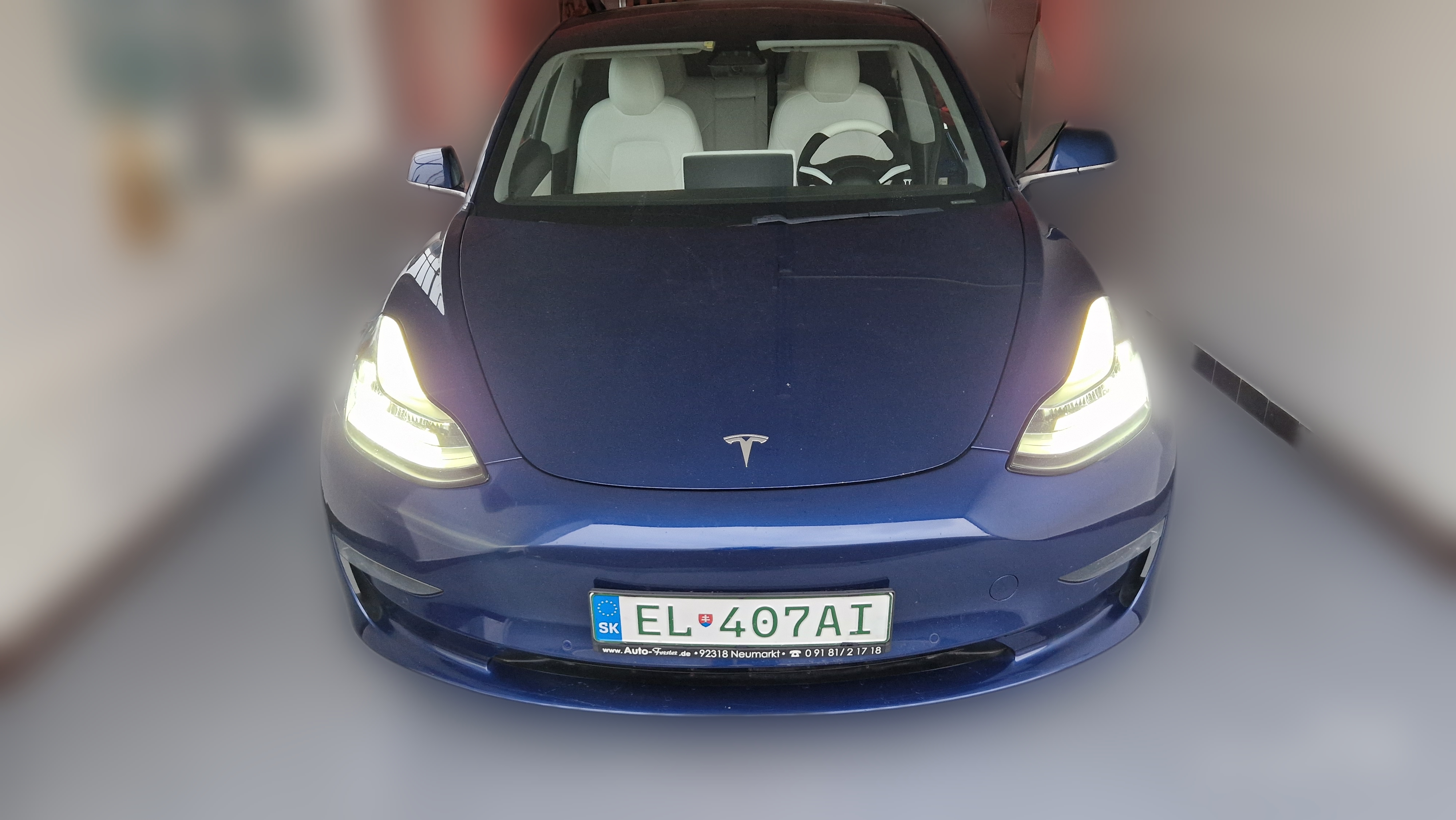 Tesla Model 3 thumbnail 3